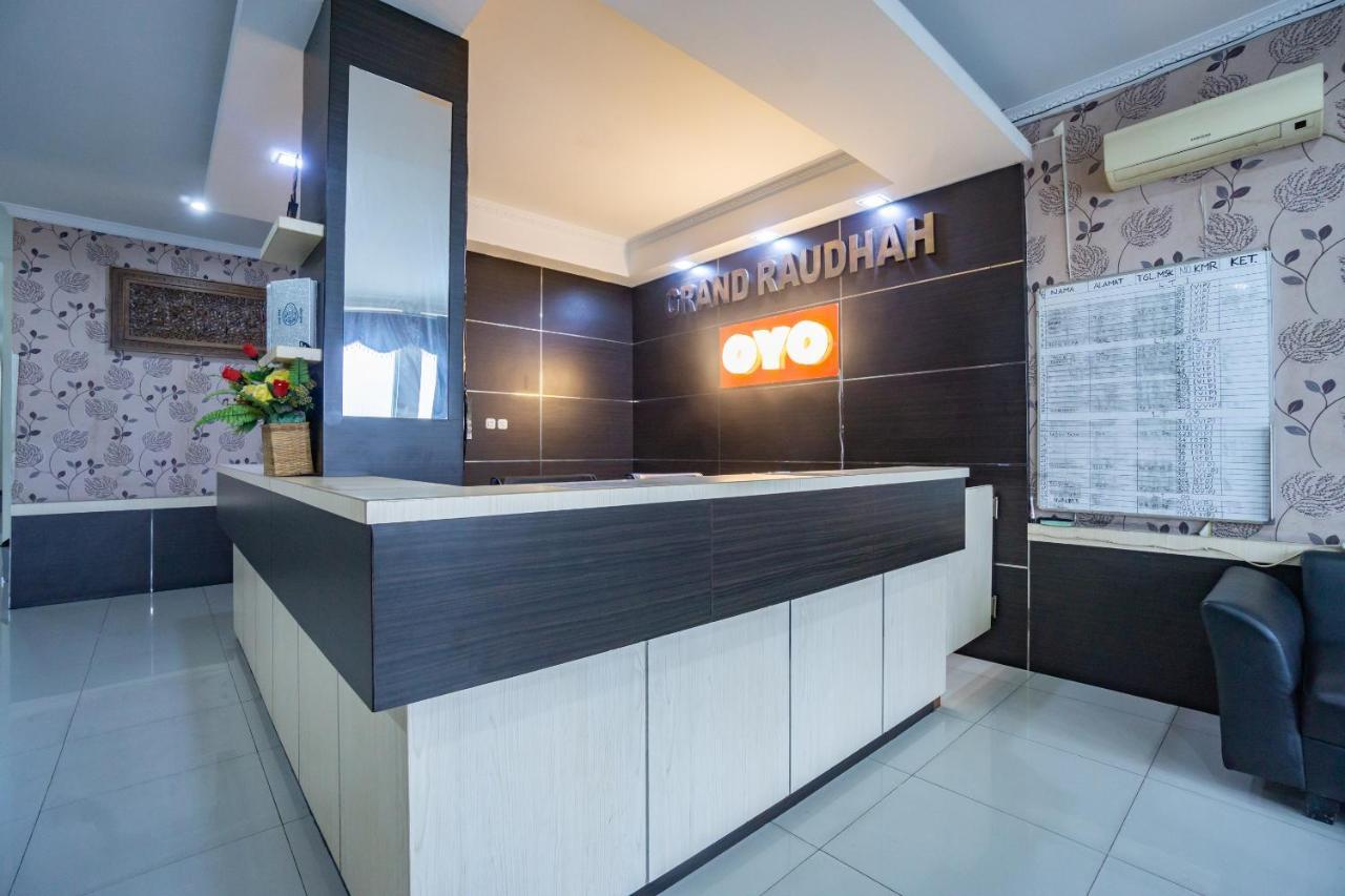 ホテル Oyo 2357 シャリアー グランド ラウダー ジャカルタ エクステリア 写真